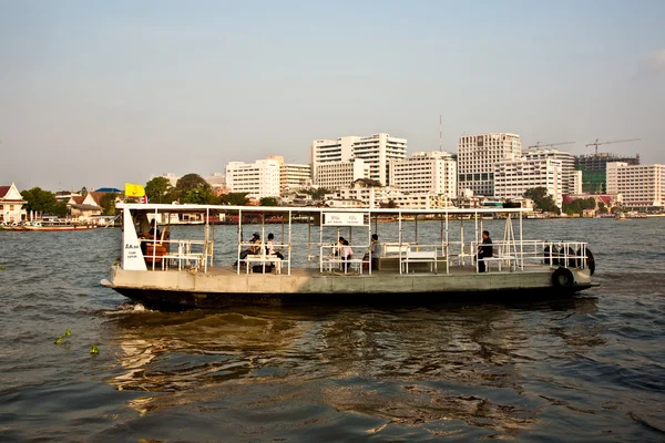 No barco no rio Mae Nam Chao Phraya em Bancoc — Fotografia de Stock
