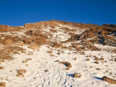 kilimanjaro Dağı, Afrika (5892 m en yüksek dağı tırmanışı)