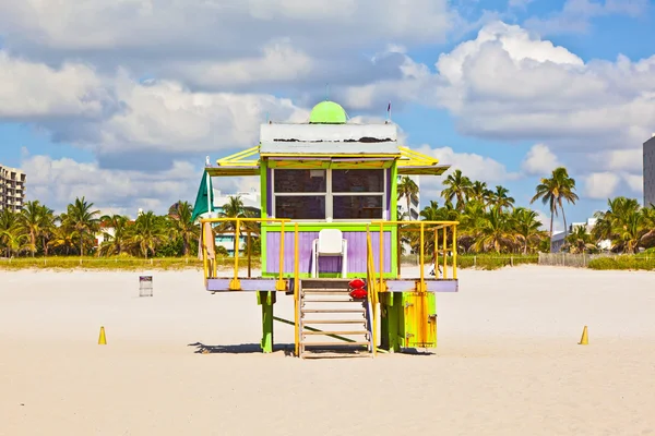 Vita sulla spiaggia bianca nel sud di Miami — Foto Stock