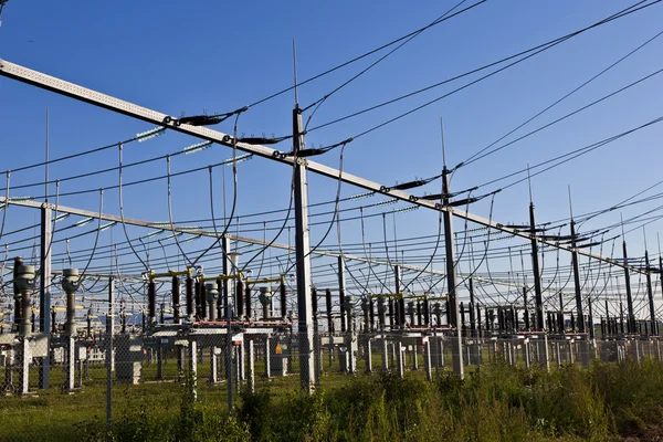 農地面積の電気の発電所 — ストック写真