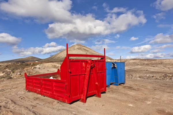 Plataforma de carga para camiões na zona vulcânica — Fotografia de Stock