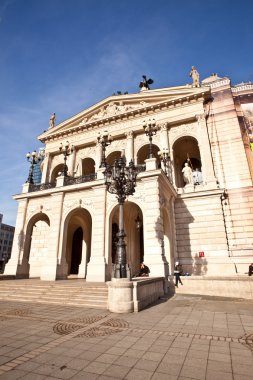 Frankfurt ünlü opera binası