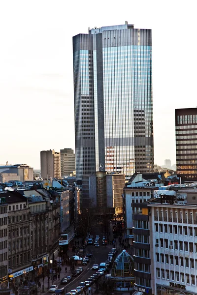 Puesta de sol con rascacielos en el centro de Frankfurt —  Fotos de Stock