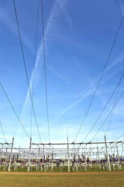Centrale elettrica con cielo — Foto Stock