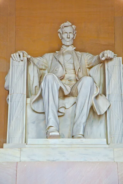 雕像的亚伯拉罕 · 林肯在林肯纪念堂 — 图库照片