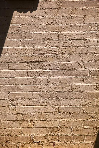 Старые кирпичные стены исторических домов в типичной конструкции — стоковое фото