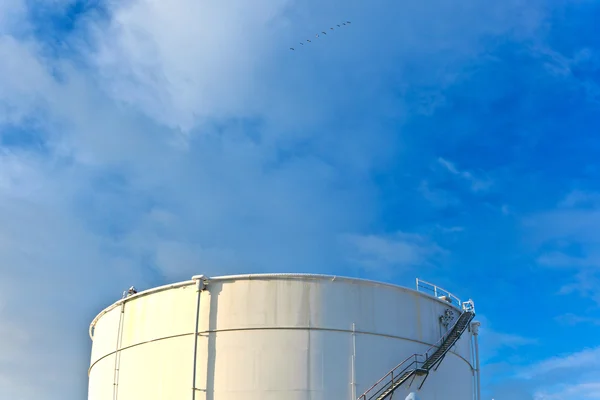 White tanks in tank farm with snow in winter — Stock Photo, Image