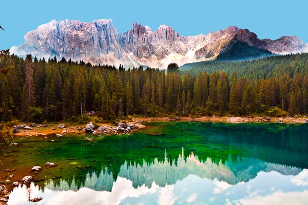 Озеро Доломитов — стоковое фото