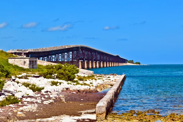 Puente viejo del ferrocarril en la llave de Bahia Honda en las llaves de la Florida — Foto de Stock