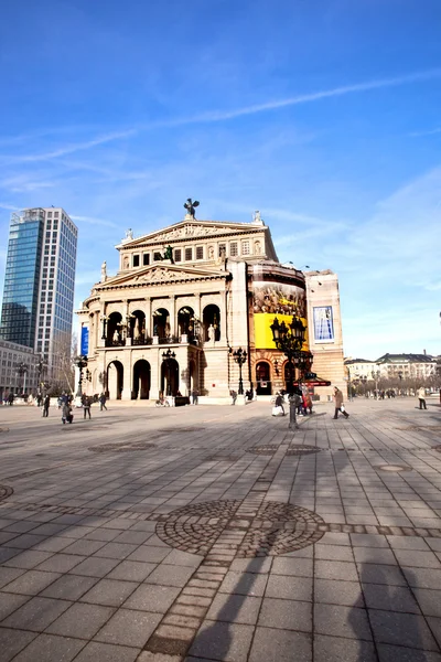 Famoso teatro de ópera en Frankfurt — Foto de Stock