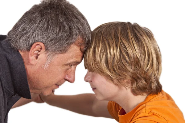 Ayah dan anak berpelukan — Stok Foto