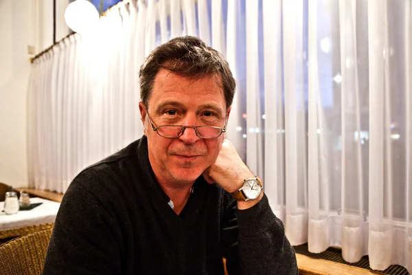 stock image Man sitting in a coffee house in vienna