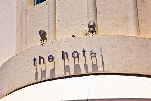 Hotel teken in prachtige historische art deco district Zuid-mia — Stockfoto
