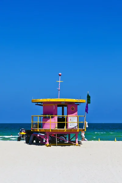 Wooden bay watch hut at the ocean in Miami South — Stock Photo, Image