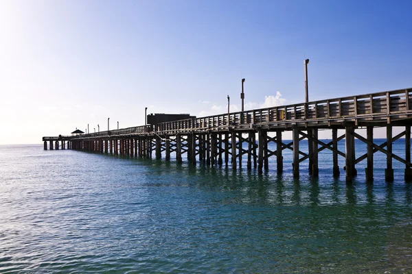 Houten pier in miami beach — Stockfoto