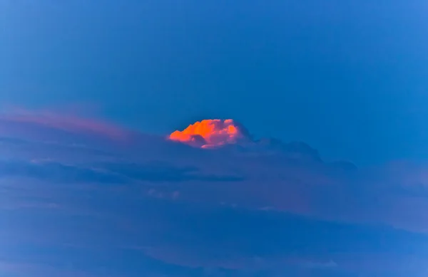 Key West 'te gün batımı sıcak renklerde güzel bulutlarla — Stok fotoğraf