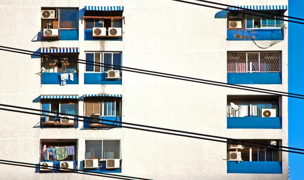 バンコクのアパートと高層ビルのファサード — ストック写真