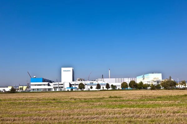 Buildings of an Industry Park in beautiful landscape — Stock Photo, Image
