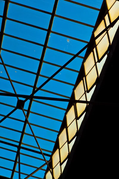 Тренировка в Висбадене, стекло на крыше дает красивый Хармо — стоковое фото