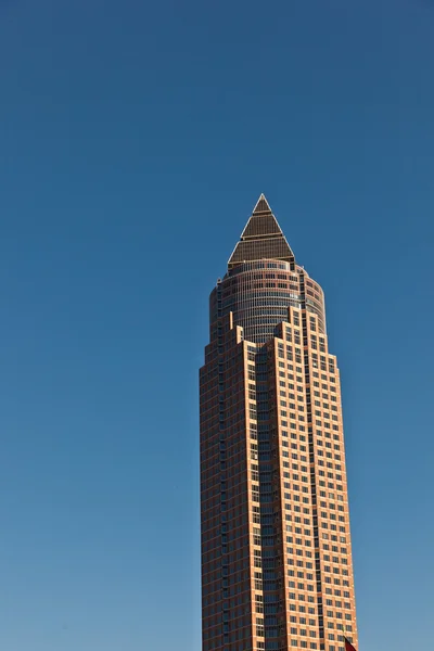 Frankfurt Ticaret Fuarı ve kule — Stok fotoğraf