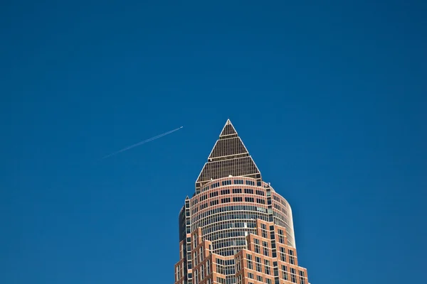 Frankfurt-mässan och tornet — Stockfoto