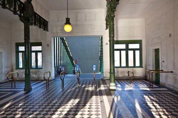 Станция метро в Вене в стиле арт-деко — стоковое фото