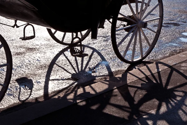 Fiaker τροχό με σκιά στη Βιέννη — Φωτογραφία Αρχείου