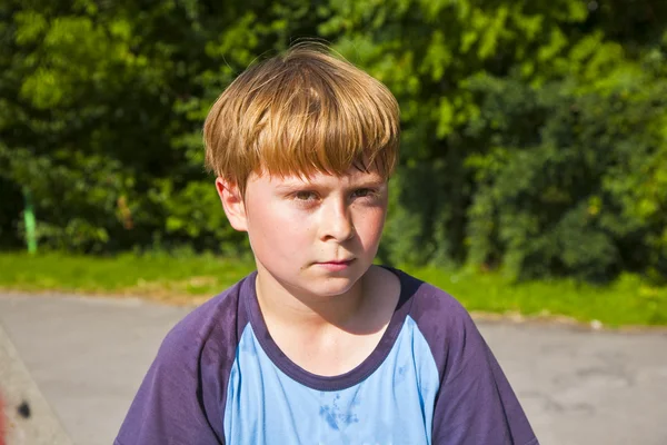 Αγόρι με εφίδρωσης πρόσωπό μετά τον αθλητισμό — Φωτογραφία Αρχείου