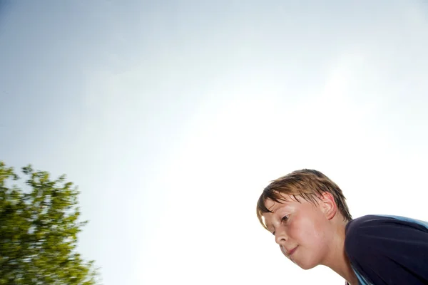 Pojke med svettning ansiktet efter sport — Stockfoto