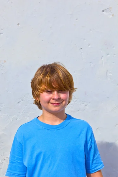 Портрет милий молодий хлопчик — стокове фото