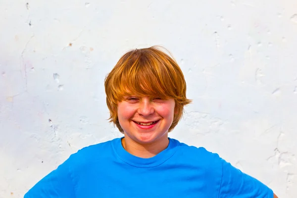 Sevimli genç çocuk portresi — Stok fotoğraf