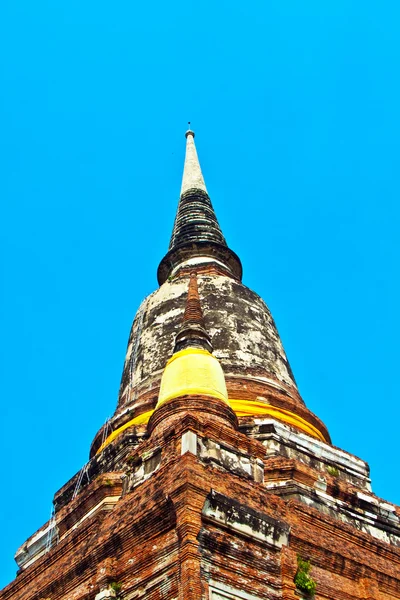 Schöne Statue von Buddhas im Tempel wat yai chai mongkol — Stockfoto