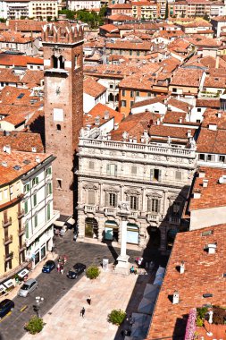 Torre dei lamberti, piazza delle erbe, verona