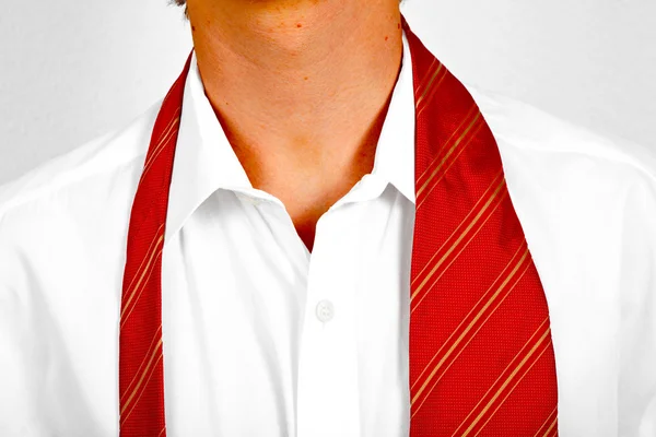 Fiú egy nyakkendő kötés — Stock Fotó