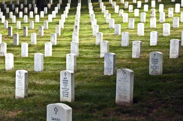 Pierres tombales au cimetière national d'Arlington — Photo