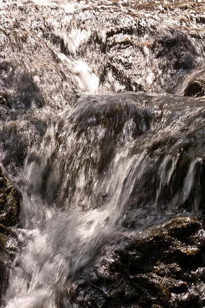 Vackra naturliga vattenfall — Stockfoto