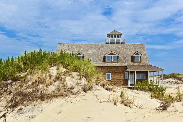 모래 언덕 속 의집들 — 스톡 사진