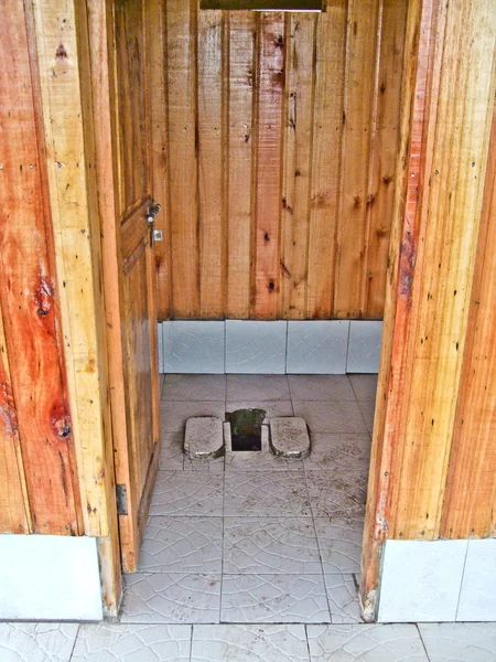 厕所去乞力马扎罗山的路上 — 图库照片