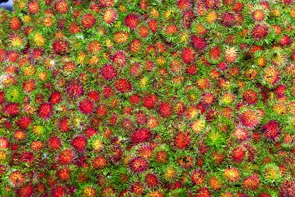 Rambutan γλυκά φρούτα που είναι παρόμοια με τα λίτσι — Φωτογραφία Αρχείου