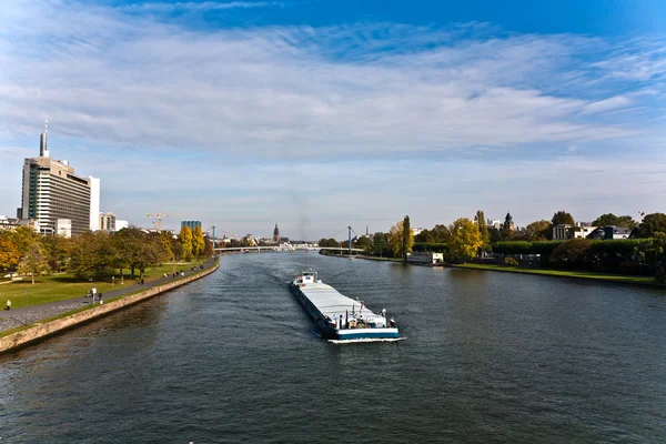 Freight ship on river Main direction Mainz — Stock Photo, Image
