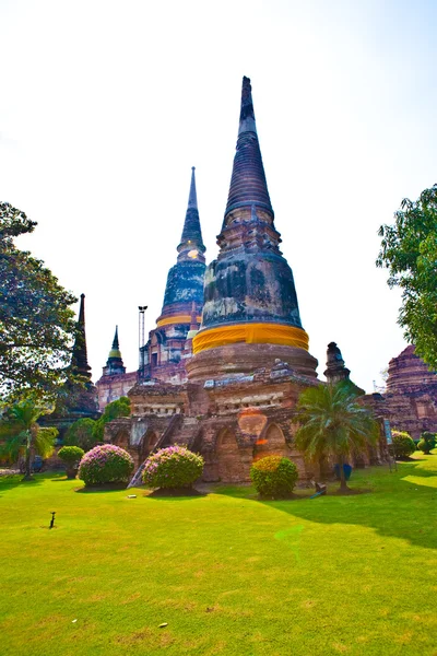 Templo de Wat Yai Chai Mongkol en Ayutthaya cerca de Bangkok, Thaila —  Fotos de Stock