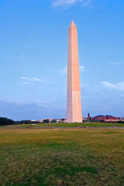 Vista al aire libre del Monumento a Washington en Washington DC — Foto de Stock
