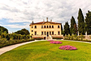 Villa in Vicenza clipart