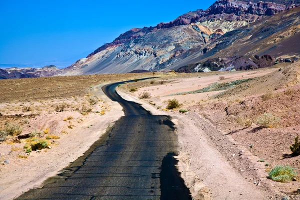 Guidare sulla Interstatale 187 in direzione Valle della Morte Badwater — Foto Stock