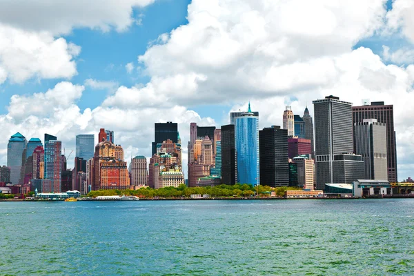 New Yorks panorama med manhattan skyline över hudson — Stockfoto