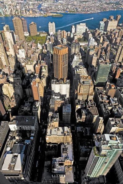 Вид с Эмпайр-стейт-билдинг на Нью-Йорк — стоковое фото