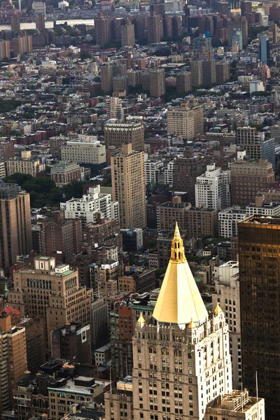 Empire state Binası top dan upper manhattan üzerinde havadan görünümü — Stok fotoğraf