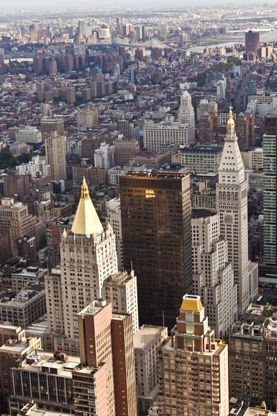 Empire state Binası top dan upper manhattan üzerinde havadan görünümü — Stok fotoğraf