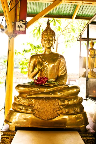Μοναστήρι wat phramane να σε ajutthaya με το περίφημο άγαλμα του Βούδα — Φωτογραφία Αρχείου