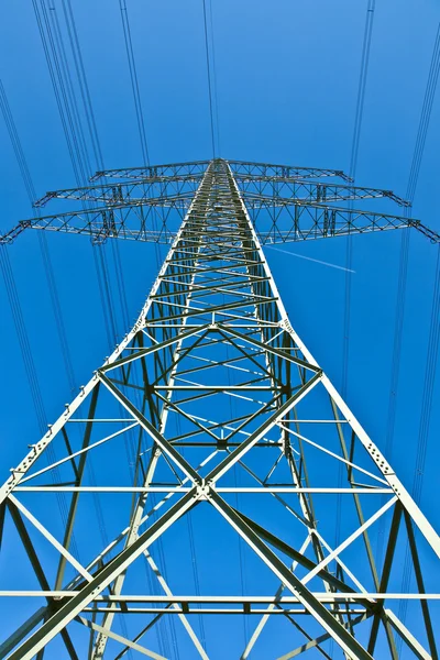 Electricity tower with blue sky — Stock Photo, Image